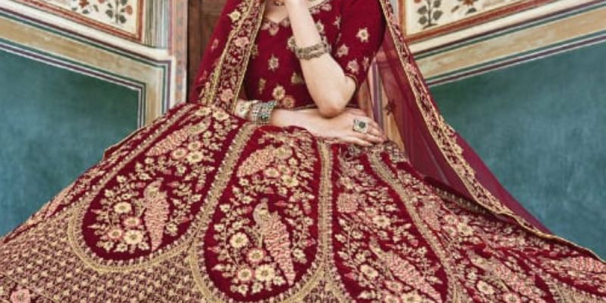 Sparkle and Style: Exploring Fancy Indian Dresses Online!