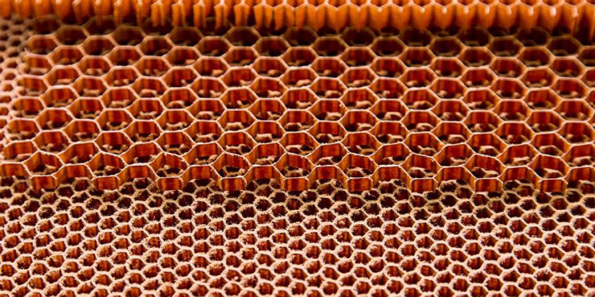 Exploring the Advantages of Honeycomb Core Materials in Modern Engineering 