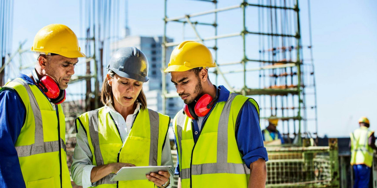 How to Advance Your Career with In-Demand Safety Management Courses